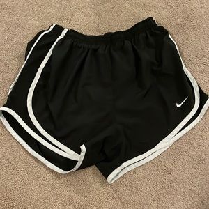 black nike workout shorts